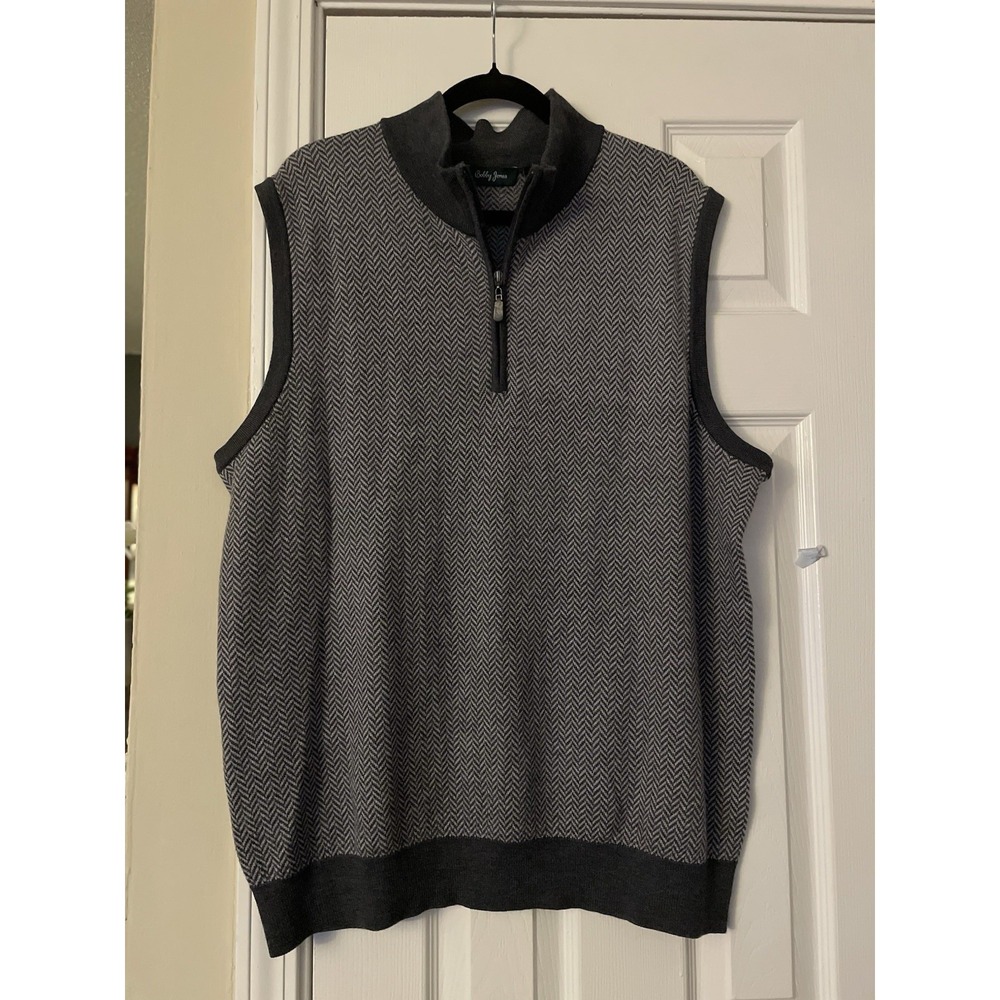 Bobby Jones pullover vest